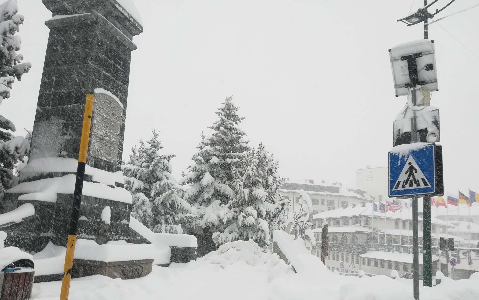 Allerta gialla in Piemonte a causa delle abbondanti piogge, e a Sestriere di sono 30 cm di neve