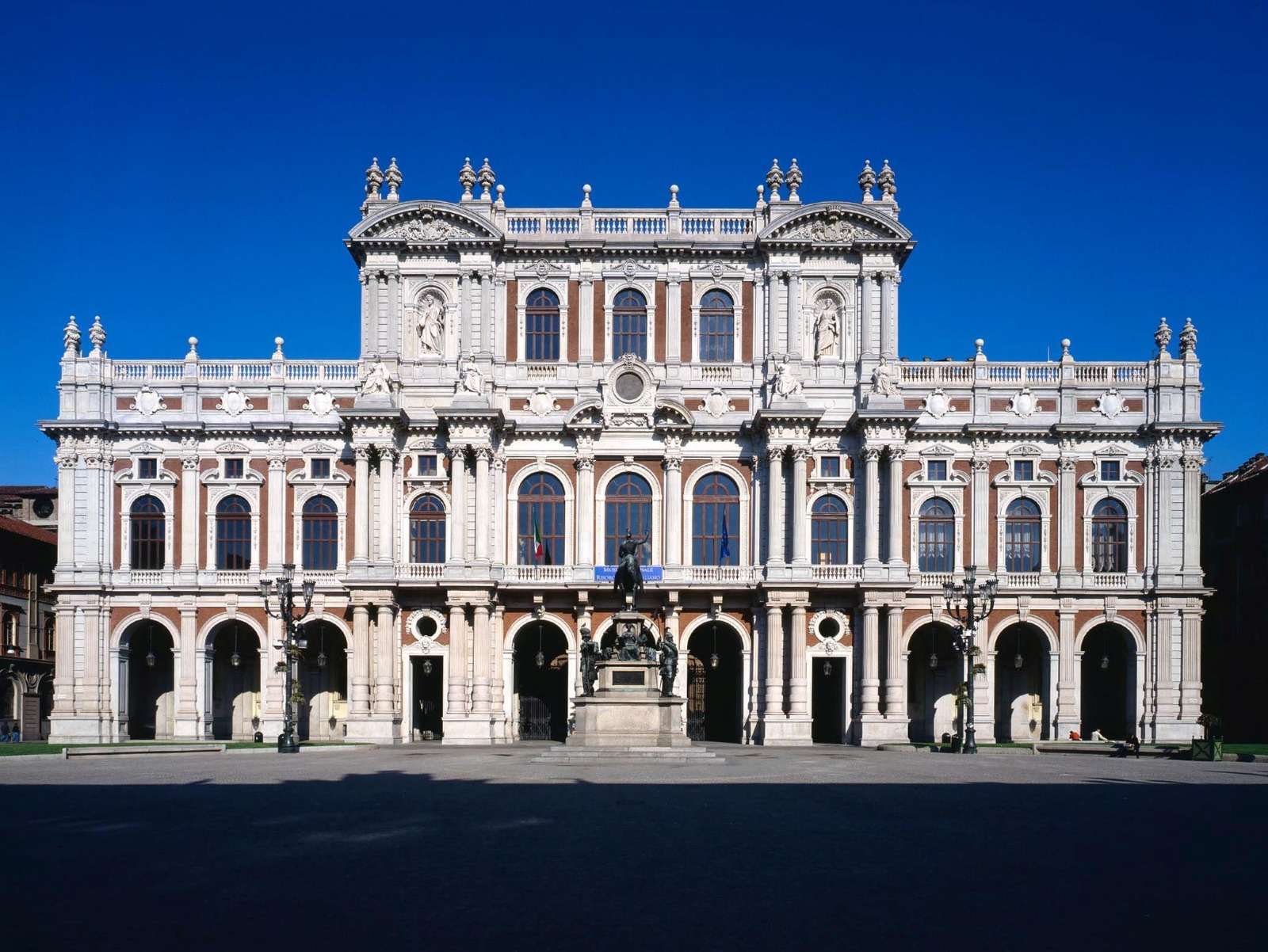 Torino festeggia l’Unità d’Italia con il “Dal Drapò al Tricolore”