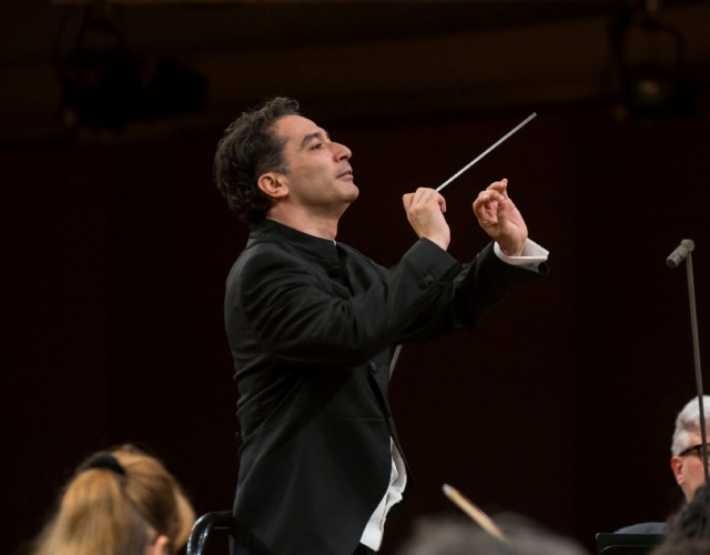 Andrés Orozco-Estrada sul podio dell’Orchestra Sinfonica Nazionale della Rai