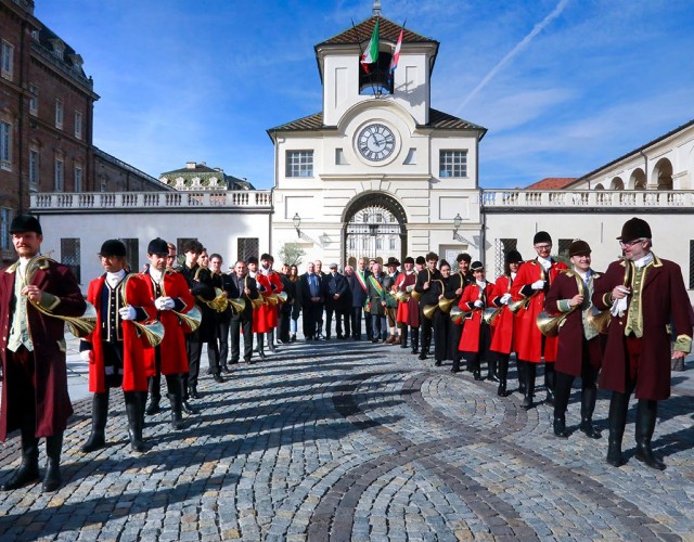 A Venaria il grande raduno nella Giornate internazionali del corno da caccia