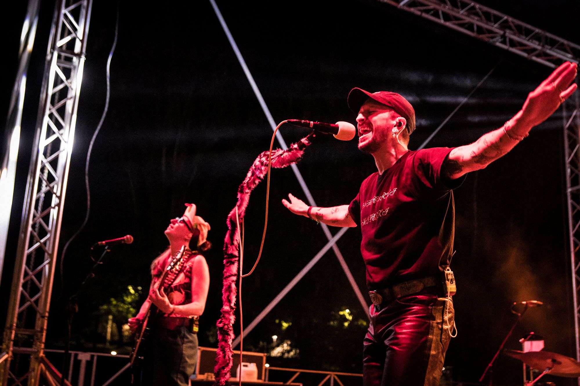 Venerus e il suo rock intimistico sul palco del Flowers Festival di Collegno