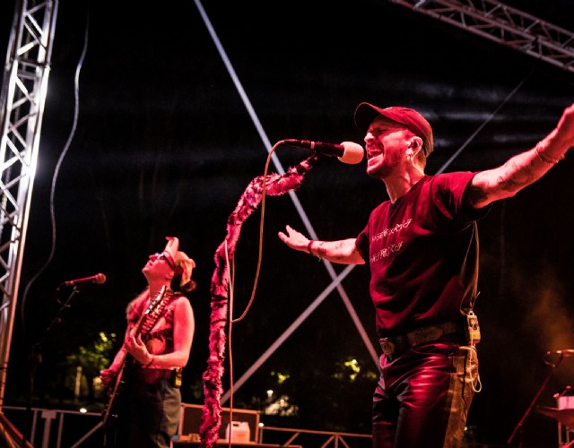 Venerus e il suo rock intimistico sul palco del Flowers Festival di Collegno