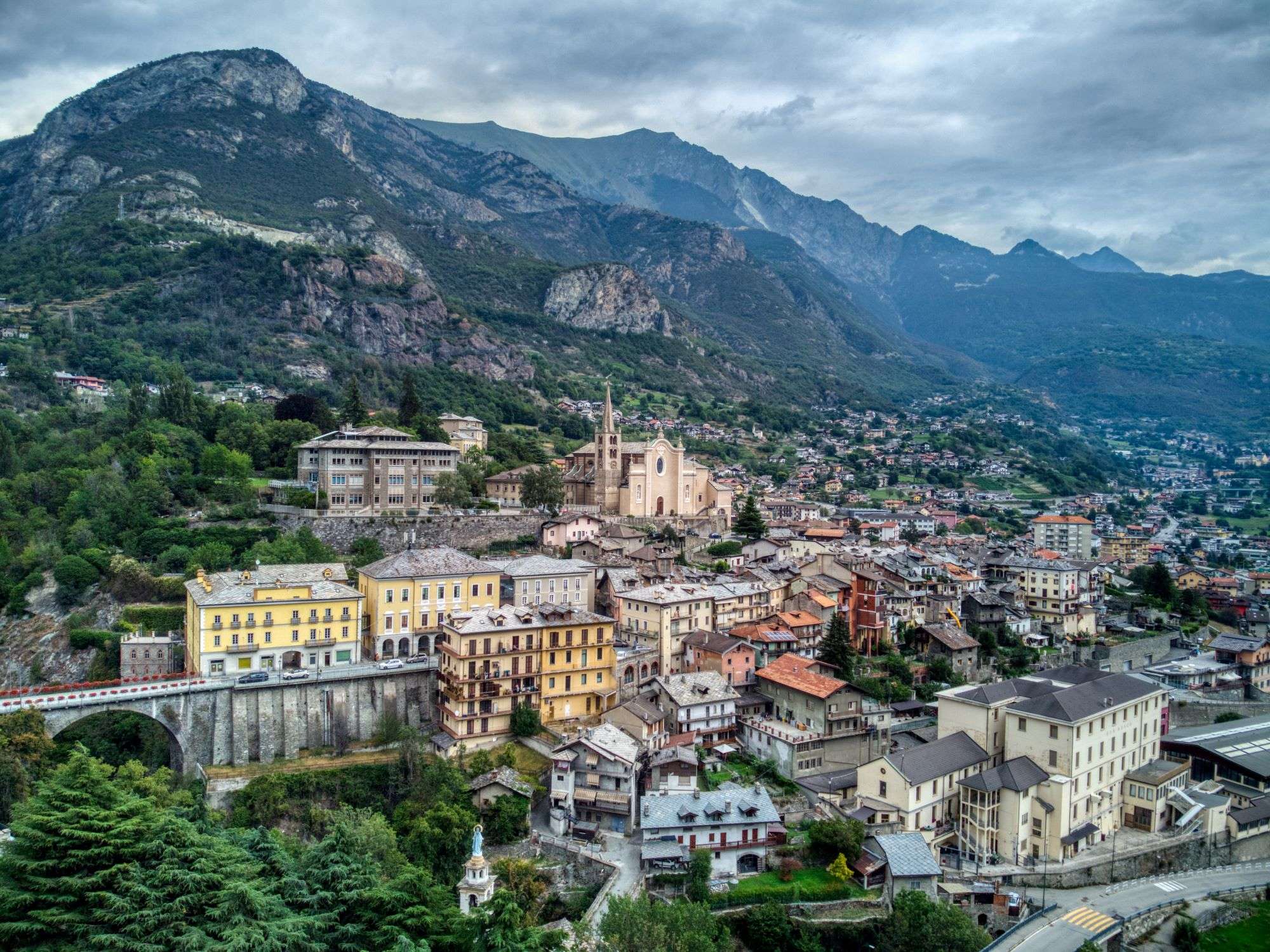 “Raccontaci Chatillon”, al via il concorso letterario della Valle d’Aosta