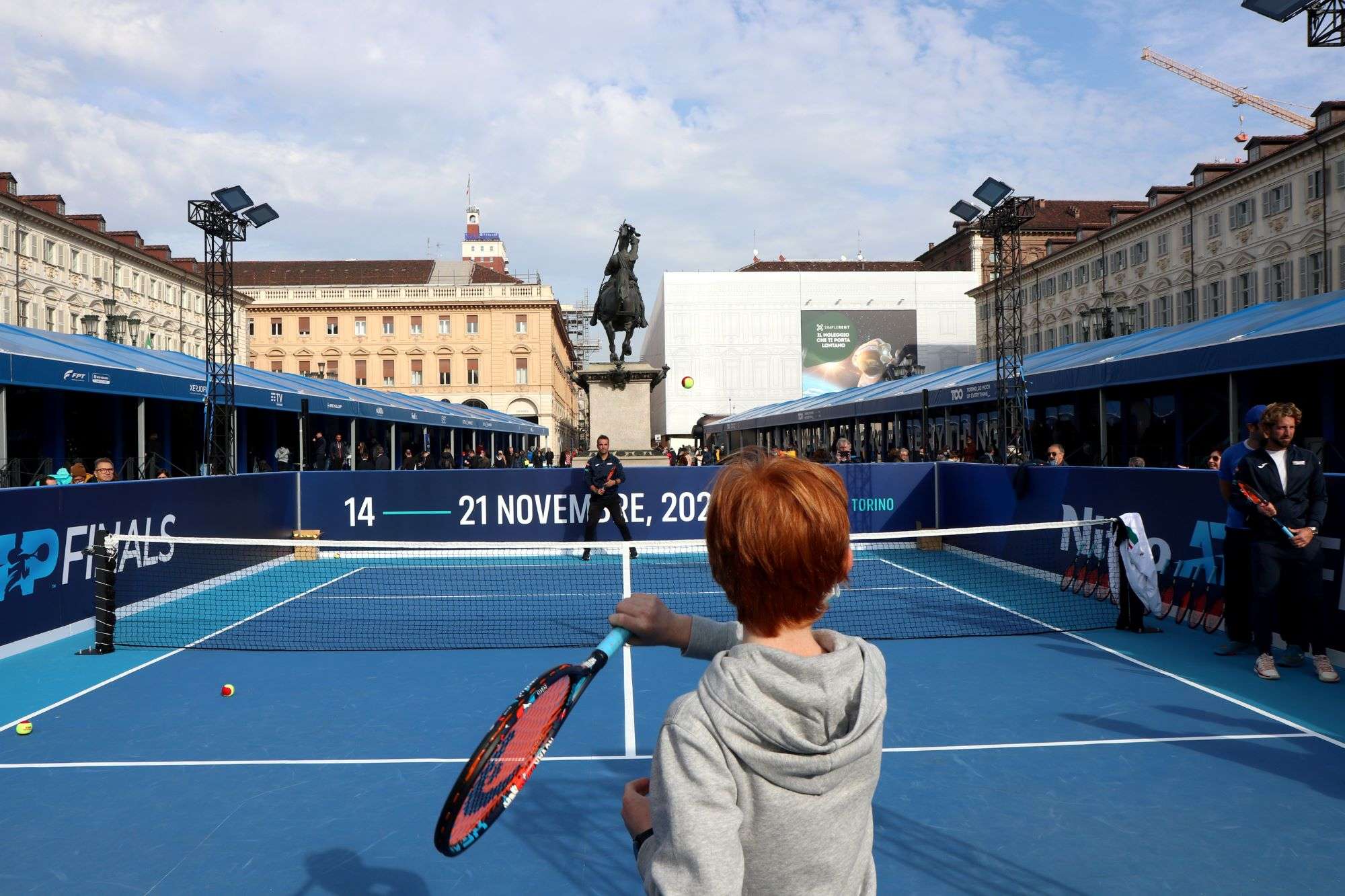 Tennis in città 2024 riparte dal grattacielo della Regione Piemonte