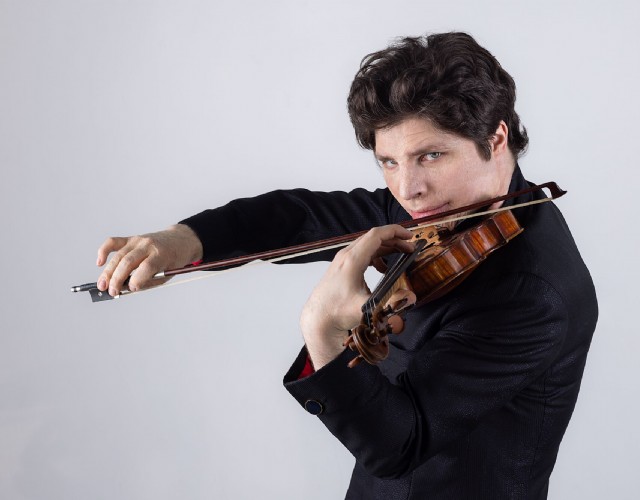 Augustin Hadelich e il suo violino per l’Orchestra Sinfonica Nazionale della Rai