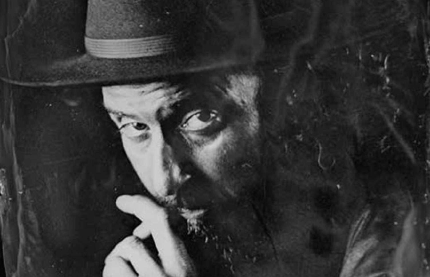 Al cinema Massimo Vinicio Capossela sonorizza “La moglie di Claudio